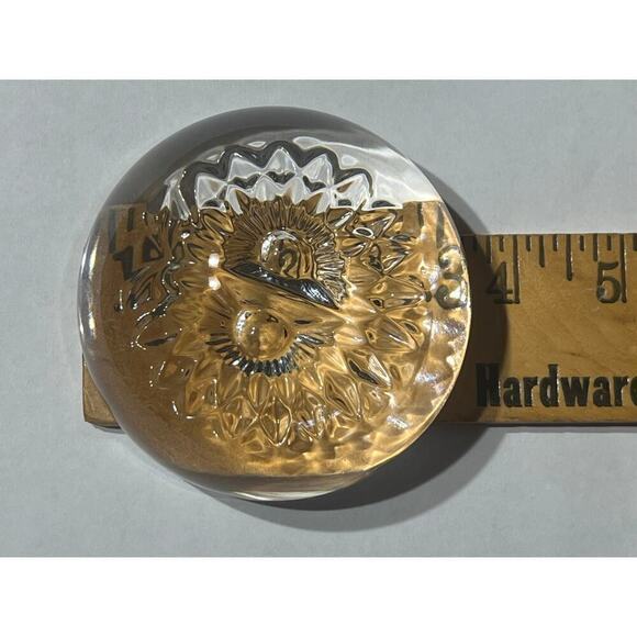 Gorgeous Vintage Owl Glass round Paperweight 1990's. Birds. Office.Home. - Picture 6 of 6